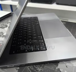 New Laptop Apple MacBook 32GB Apple M1 Max SSD 1T