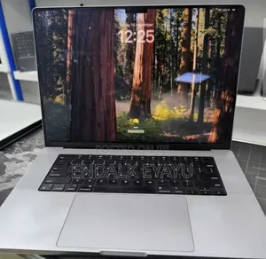 New Laptop Apple MacBook 32GB Apple M1 Max SSD 1T