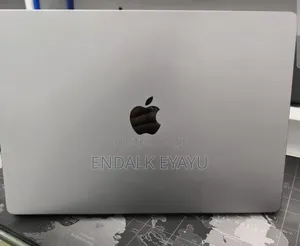 New Laptop Apple MacBook 32GB Apple M1 Max SSD 1T