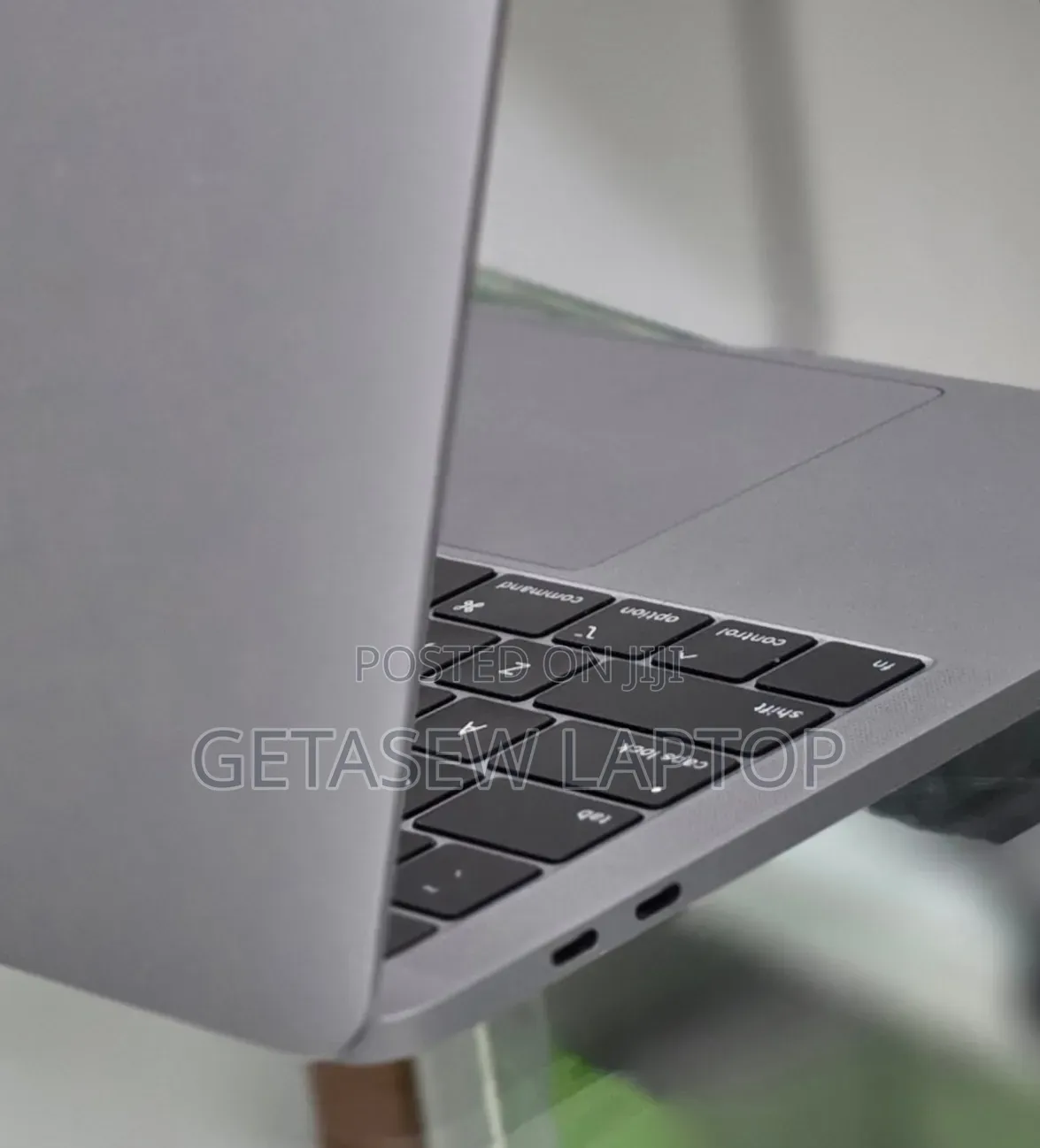 New Laptop Apple MacBook Pro 2019 16GB Intel Core i7 SSD 256GB
