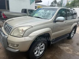 Toyota Land Cruiser 2006 Gold