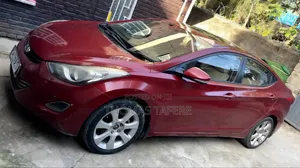 Hyundai Elantra 2012 Red