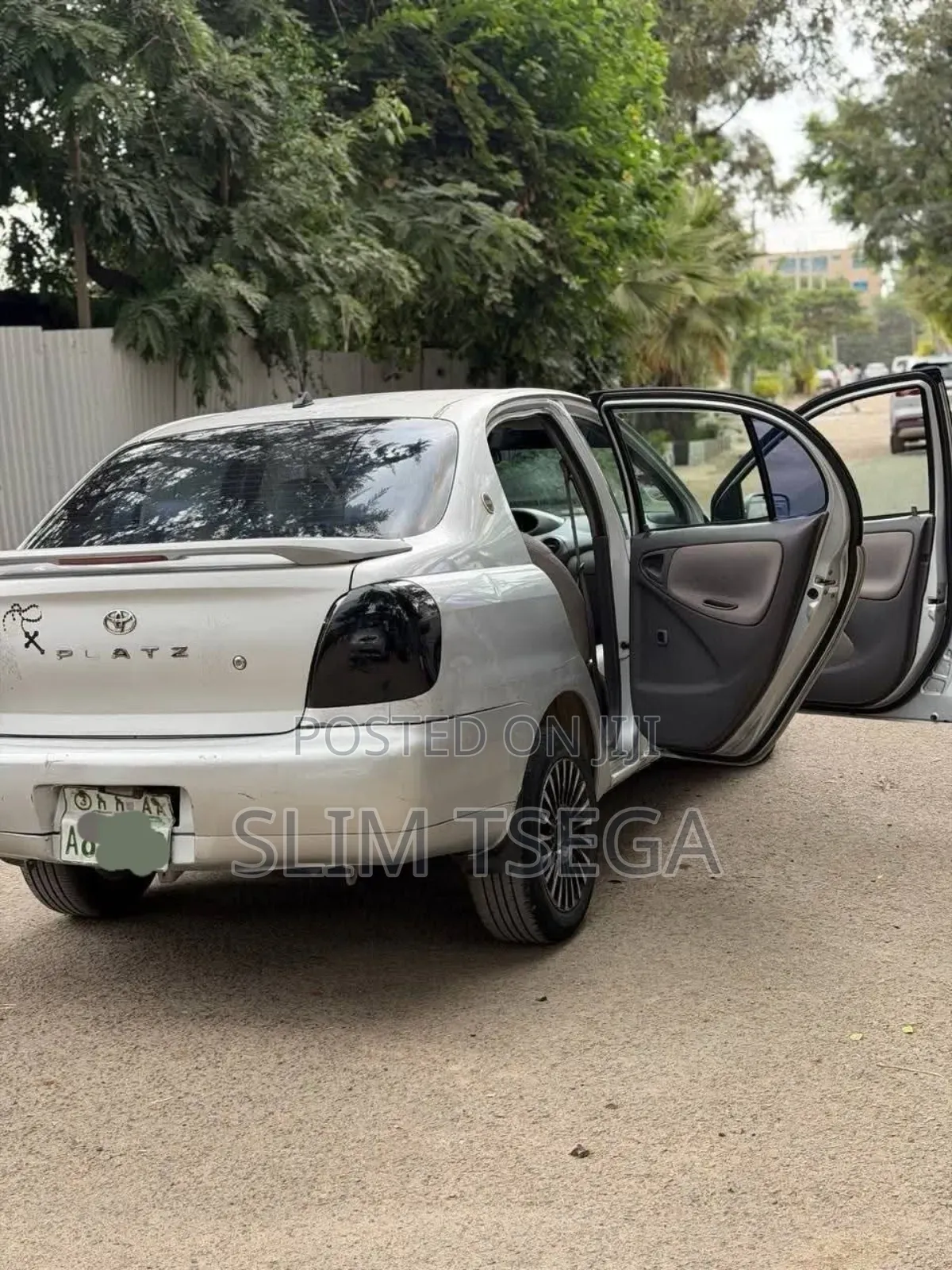 Toyota Platz 2001 Silver