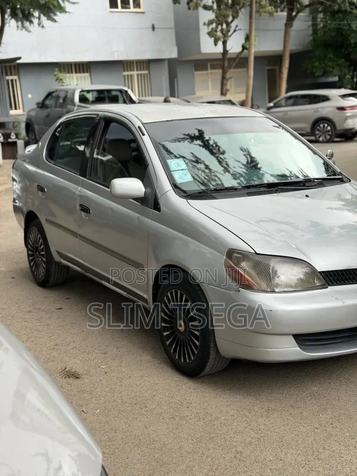 Toyota Platz 2001 Silver