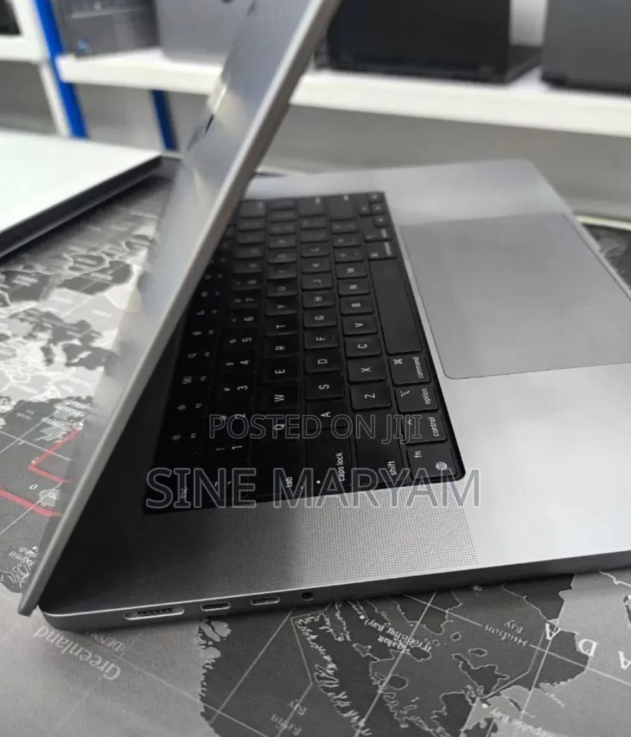 New Laptop Apple MacBook Pro 2021 M1 32GB Apple M1 Max SSD 1T
