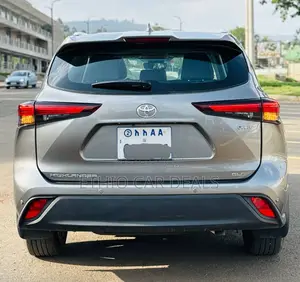 Toyota Highlander Hybrid 2026 Silver