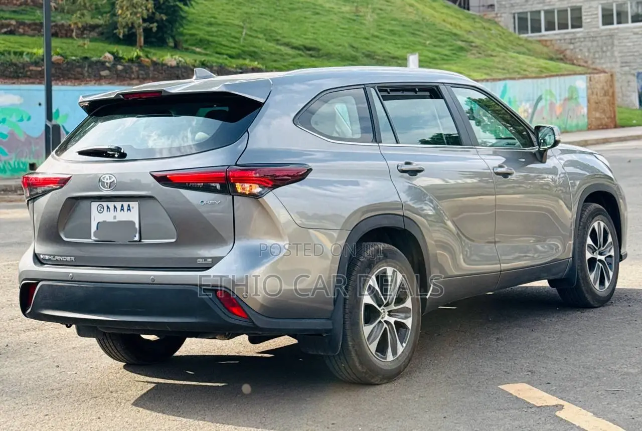 Toyota Highlander Hybrid 2026 Silver
