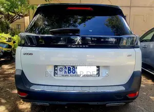 Peugeot 5008 2021 White
