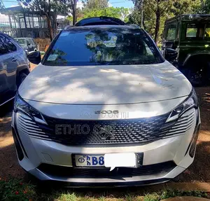 Peugeot 5008 2021 White