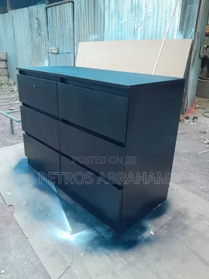 Oak Material Chest of Drawer