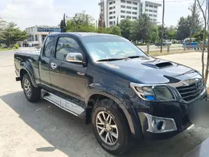 Toyota Hilux 2014 Black