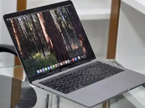 New Laptop Apple MacBook Pro 2017 16GB Intel Core i7 SSD 256GB