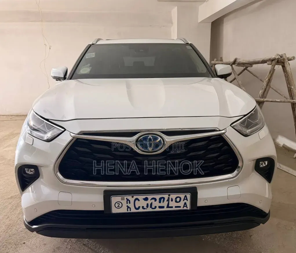 Toyota Highlander Hybrid 2023 White