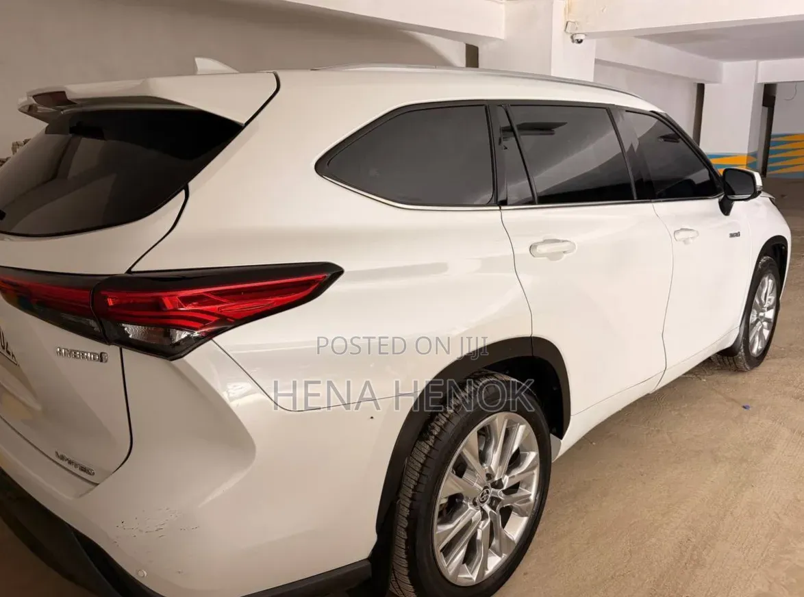 Toyota Highlander Hybrid 2023 White