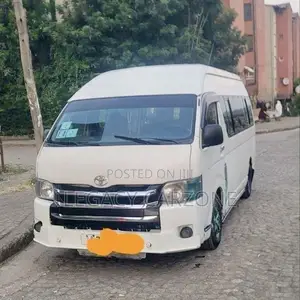 Toyota HiAce 2013 White