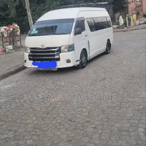 Toyota HiAce 2013 White