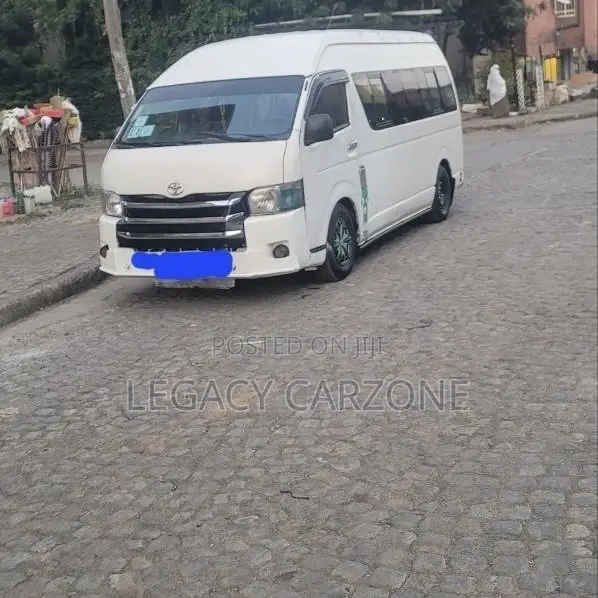 Toyota HiAce 2013 White