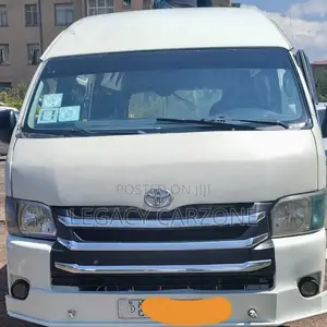 Toyota HiAce 2013 White