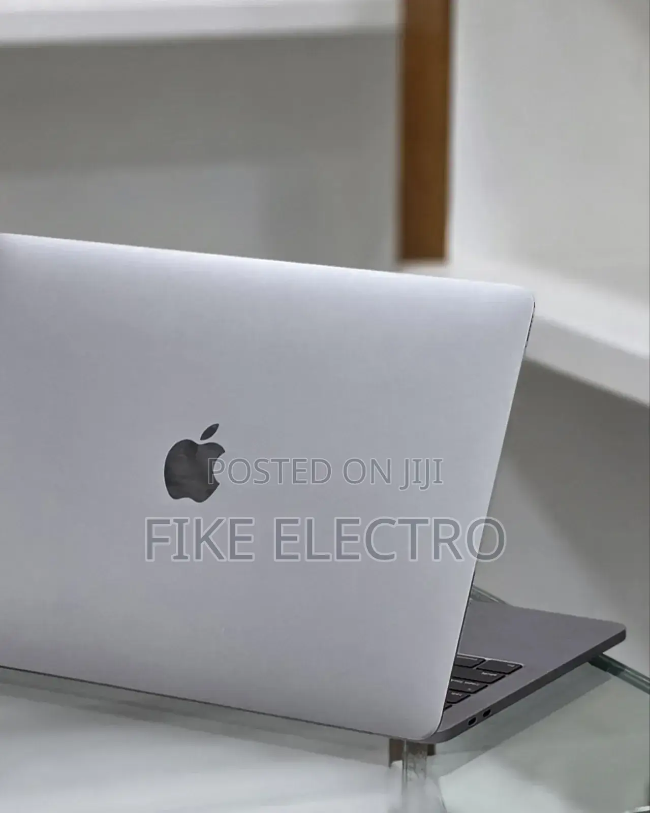 New Laptop Apple MacBook Pro 16GB SSD 256GB