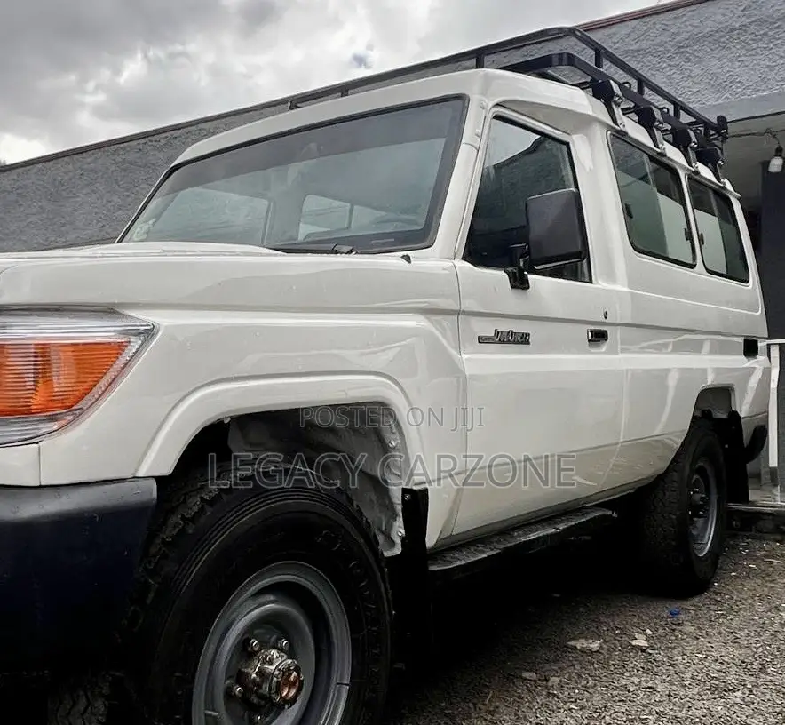 Toyota Land Cruiser 2013 White