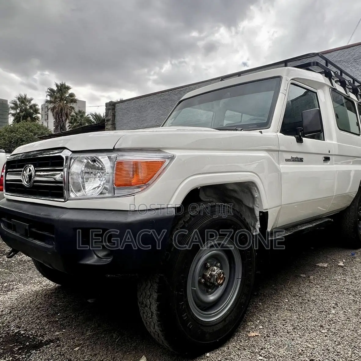 Toyota Land Cruiser 2013 White