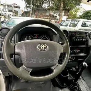 Toyota Land Cruiser 2013 White