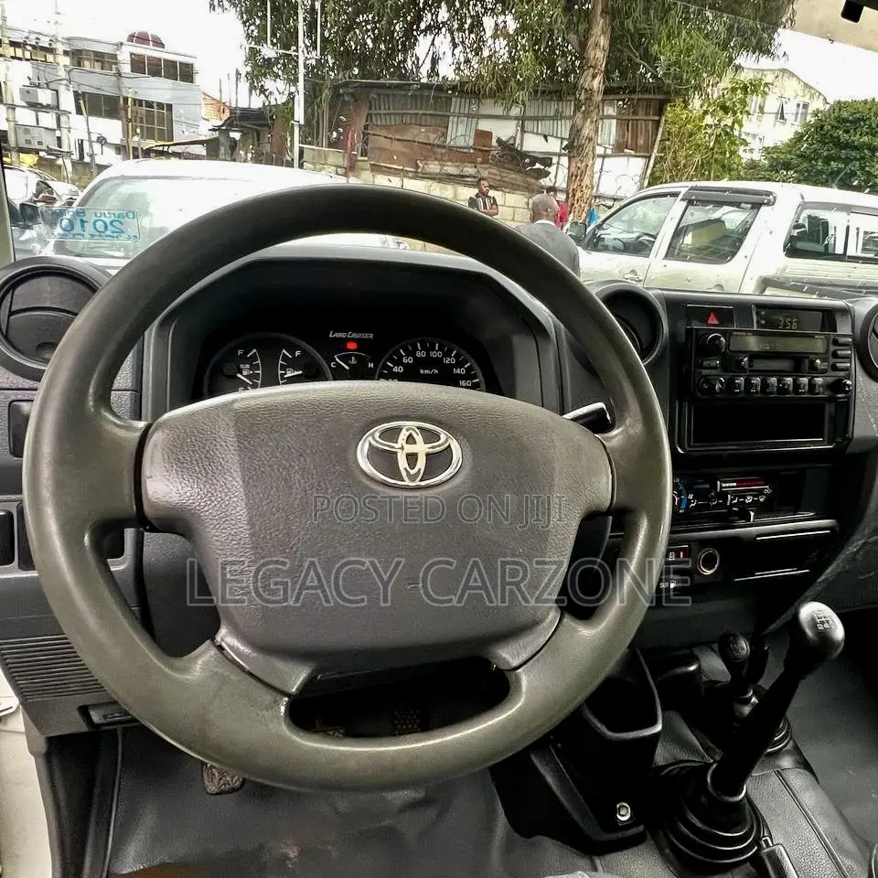 Toyota Land Cruiser 2013 White