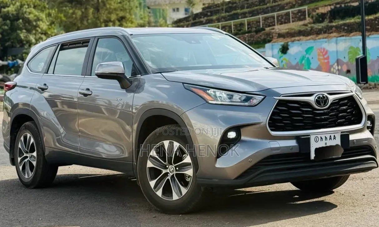 Toyota Highlander Hybrid 2026 Silver