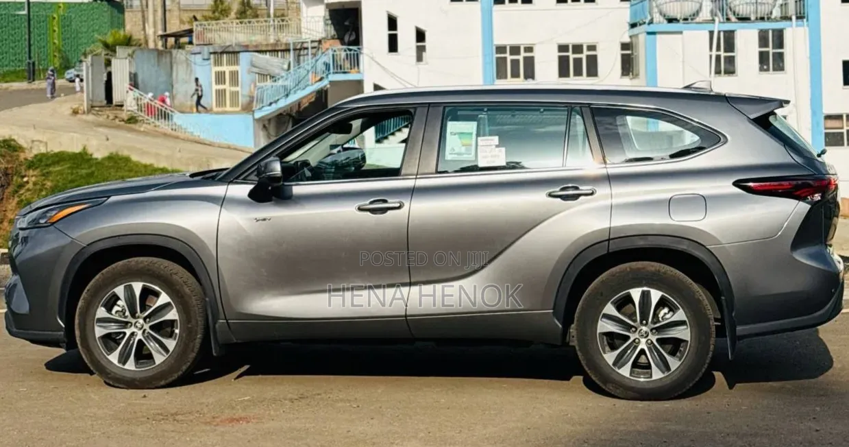 Toyota Highlander Hybrid 2026 Silver