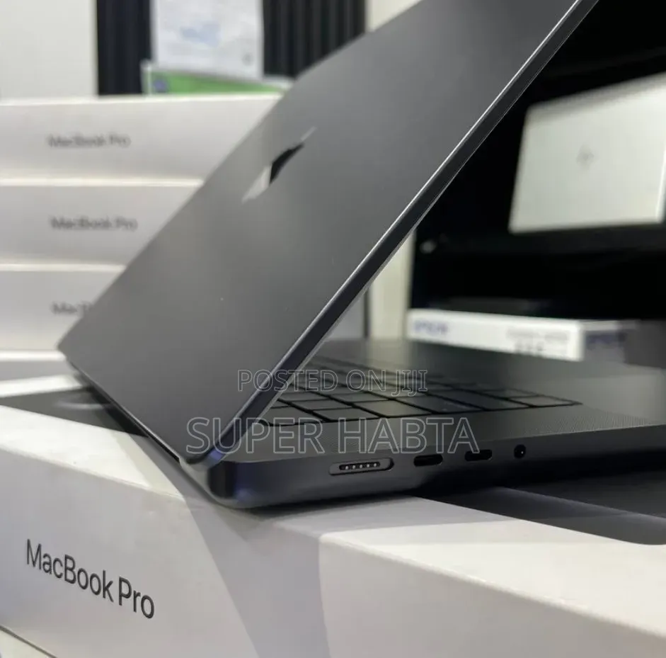 New Laptop Apple MacBook Pro 2024 M3 Max 36GB Apple M1 Max SSD 1T
