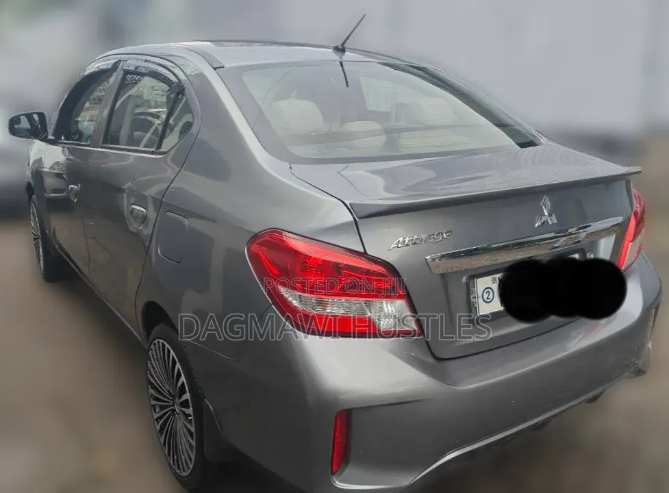 Mitsubishi Attrage 2022 Gray