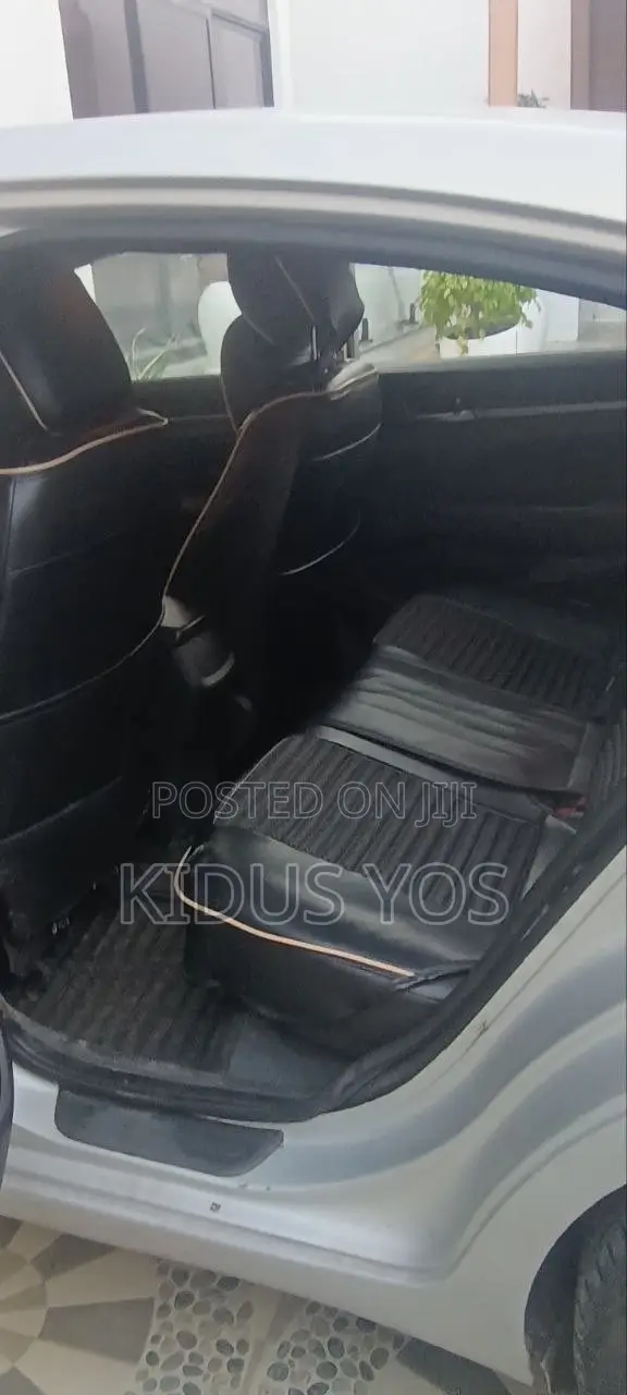 Hyundai Avante 2016 Silver