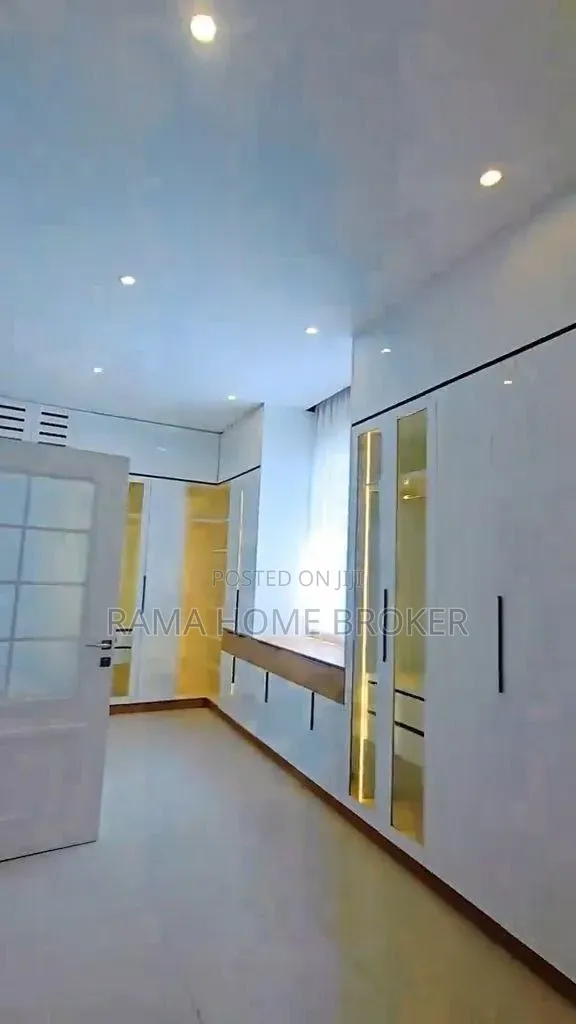 Furnished 9bdrm House in ሰአሊተ ምህረት አካባቢ, Yeka for sale