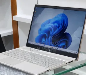 New Laptop HP Pavilion 15 8GB Intel Core i5 SSD 512GB