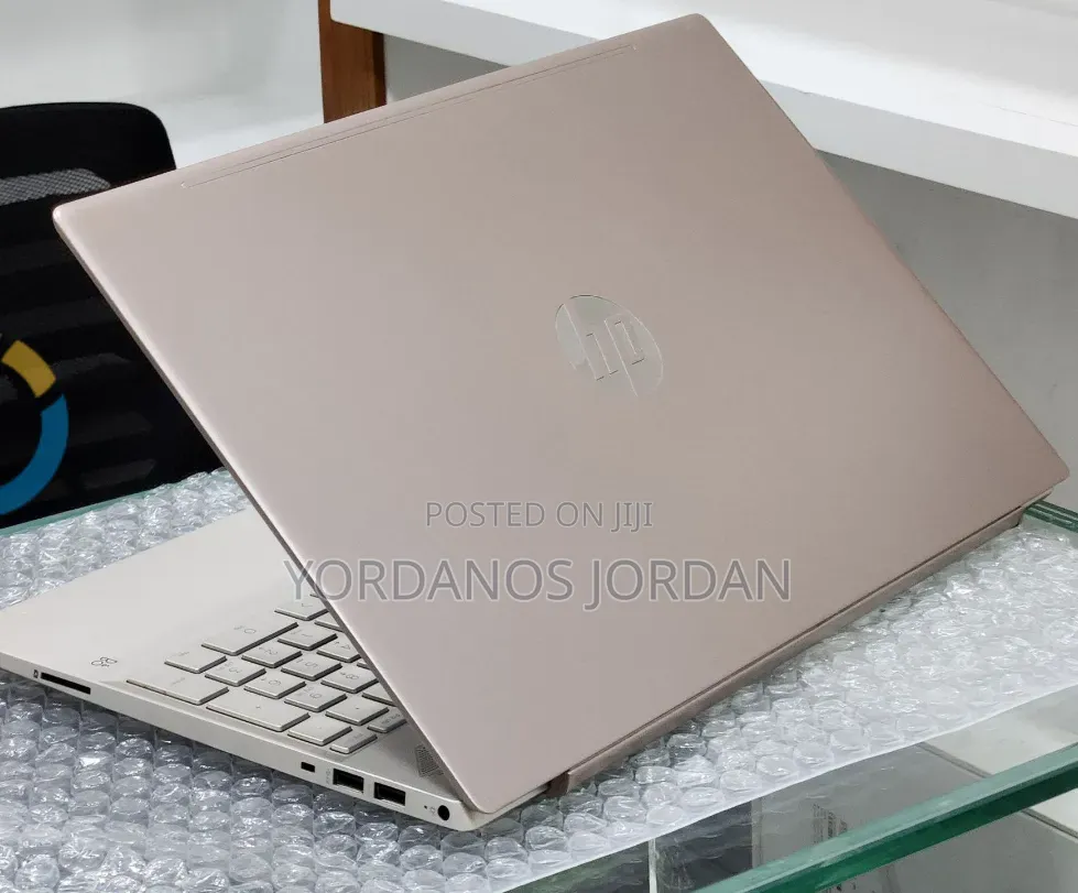 New Laptop HP Pavilion 15 8GB Intel Core i5 SSD 512GB