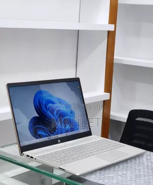 New Laptop HP Pavilion 15 8GB Intel Core i5 SSD 512GB