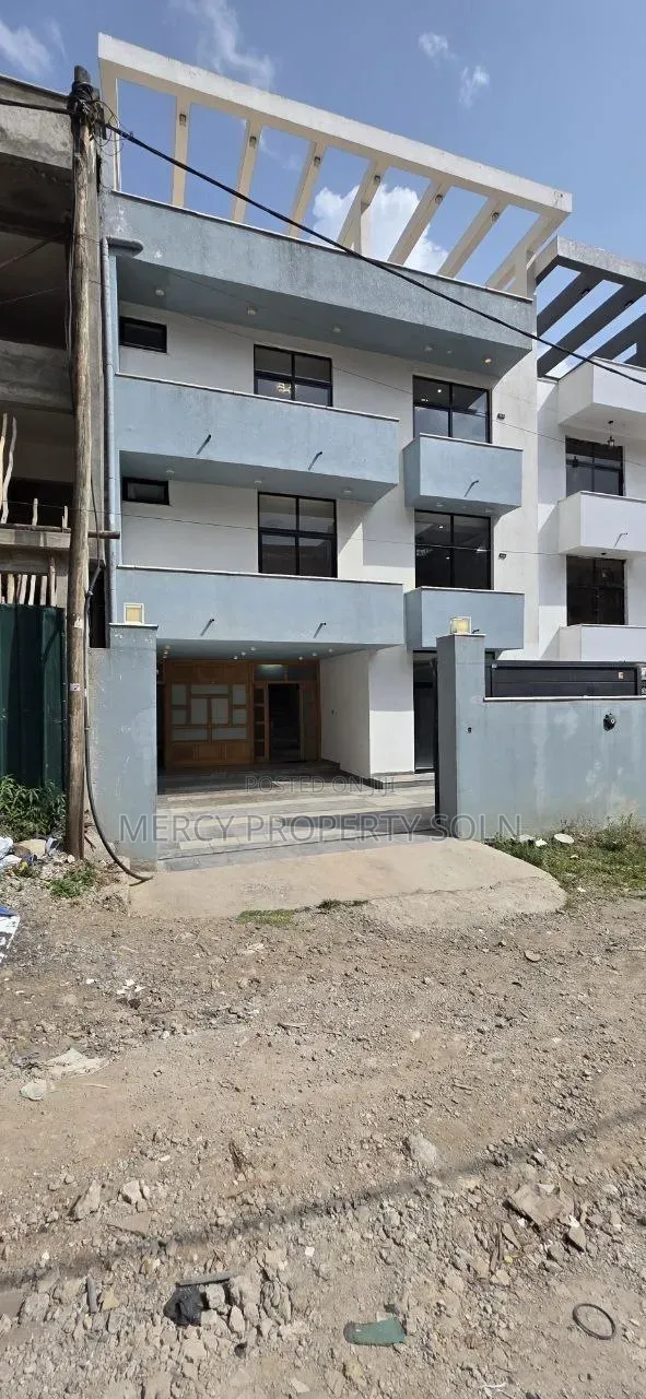 6bdrm House in Bole for sale
