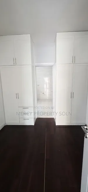 6bdrm House in Bole for sale