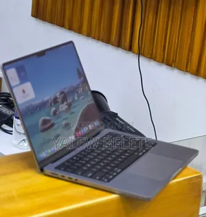 New Laptop Apple MacBook Pro 32GB Apple M1 Pro SSD 512GB
