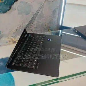 New Laptop HP OmniBook 5 14" 16GB Intel Core Ultra 7 SSD 1T