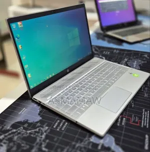 New Laptop HP Pavilion 15 8GB Intel Core i5 SSD 256GB