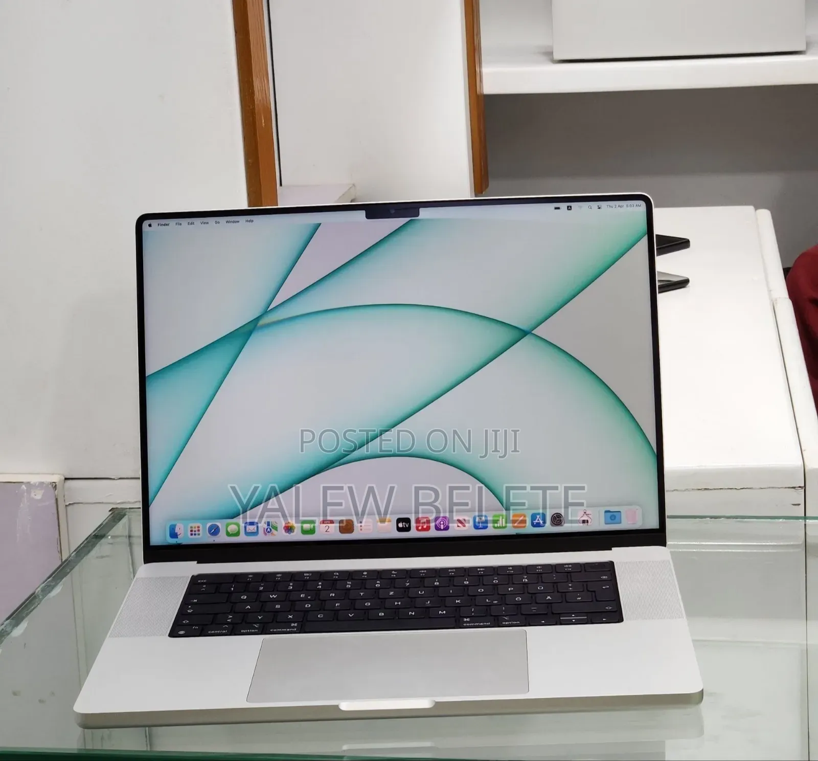 New Laptop Apple MacBook Pro 16GB Intel Core i7 SSD 512GB