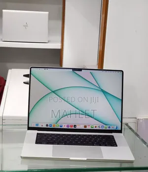 New Laptop Apple MacBook Pro 16GB Intel Core i7 SSD 512GB