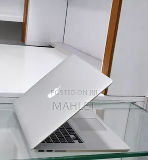New Laptop Apple MacBook Pro 16GB Intel Core i7 SSD 512GB