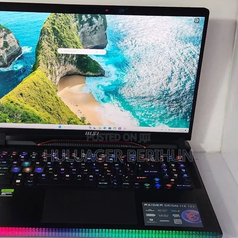 New Laptop MSI Raider GE68HX 13VI-202US 32GB Intel Core i9 SSD 1T