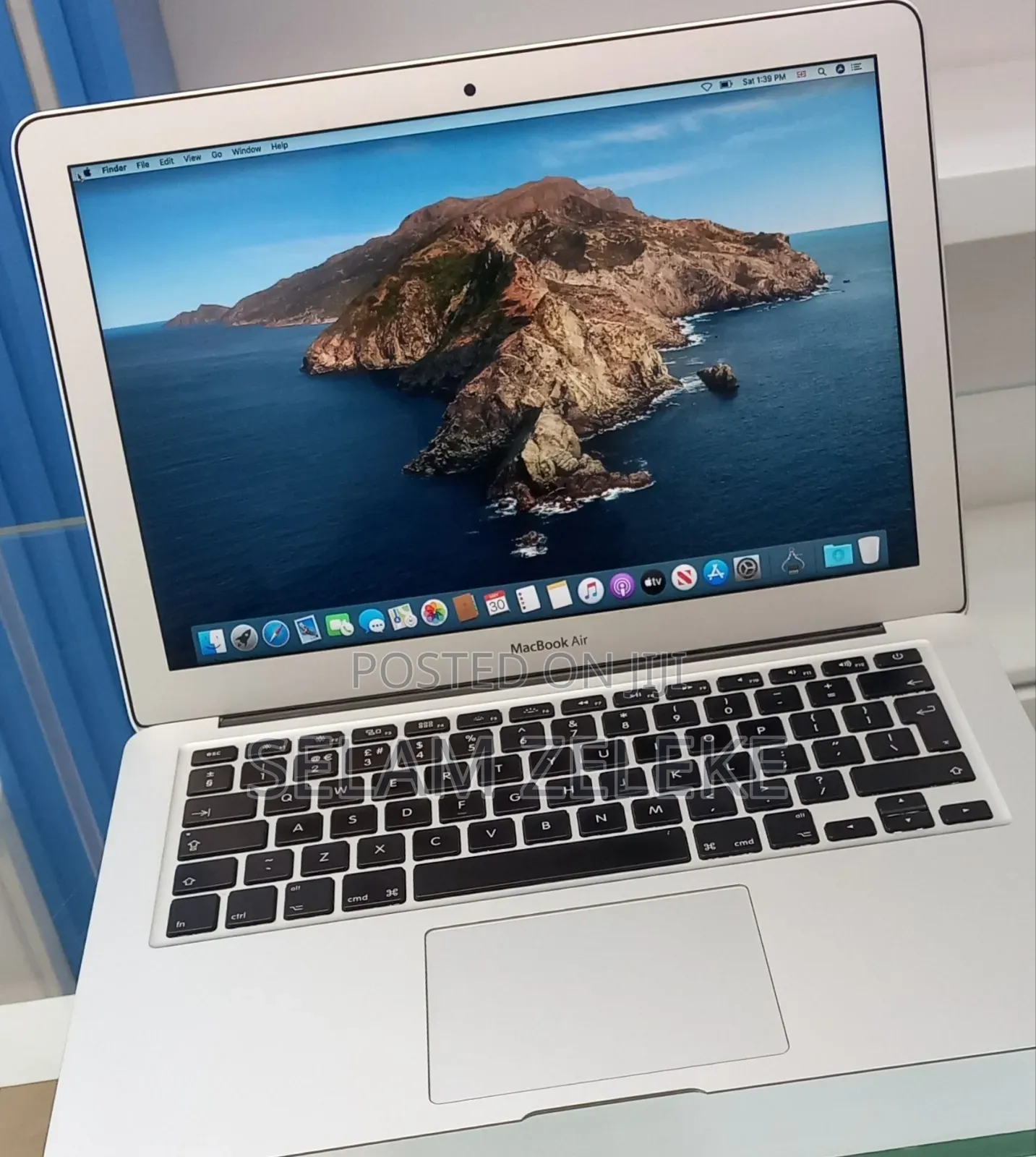 New Laptop Apple MacBook Air 2017 8GB Intel Core i5 SSD 128GB