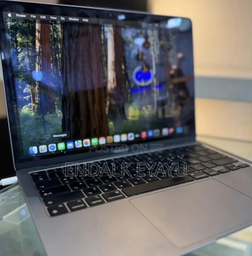 New Laptop Apple MacBook Air 16GB Apple M1 SSD 256GB