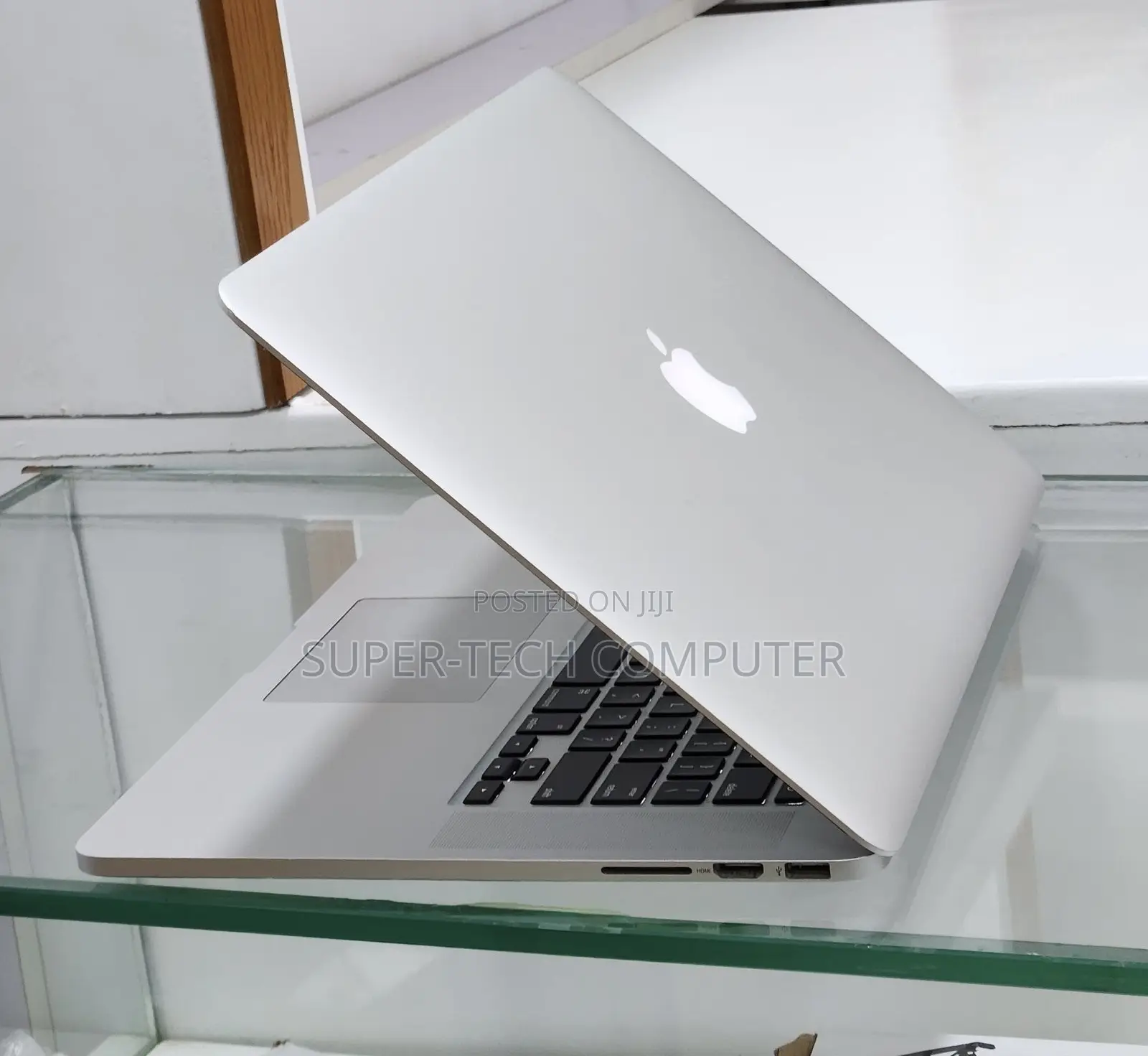 New Laptop Apple MacBook Pro 2015 16GB Intel Core i7 SSD 512GB