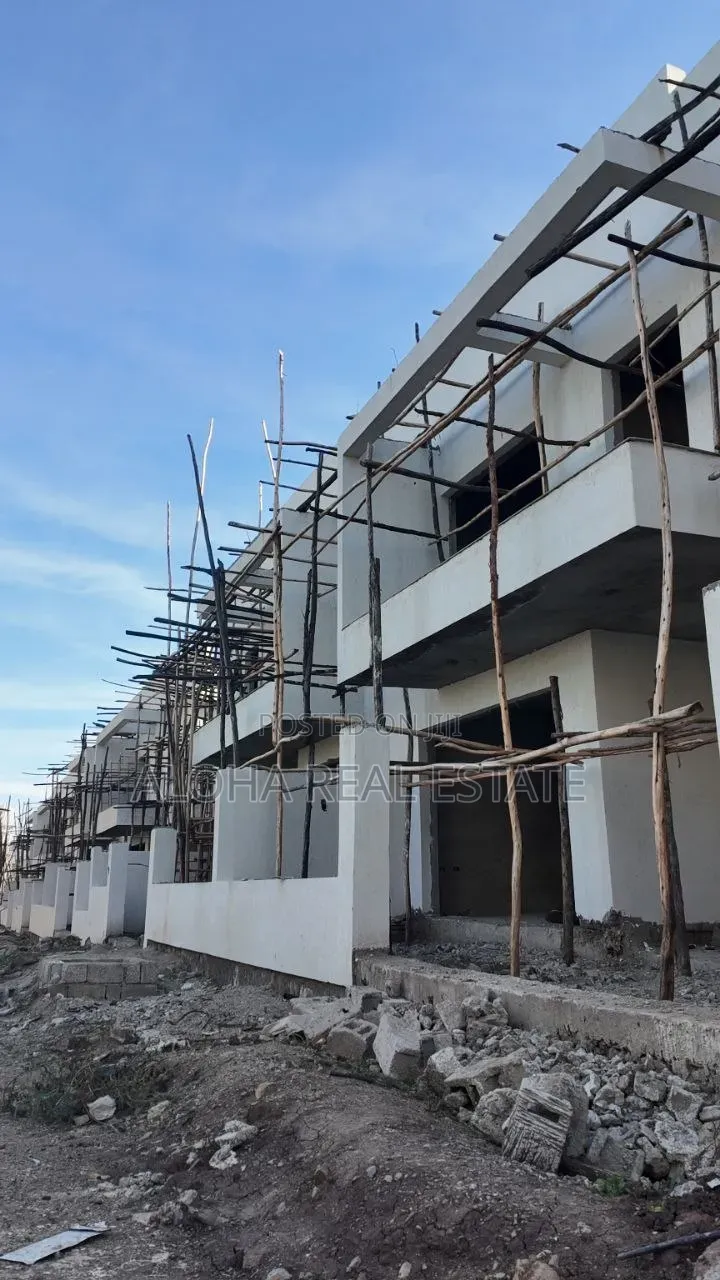 3bdrm Villa in እንይ ሪልስቴት, Nifas Silk-Lafto for sale