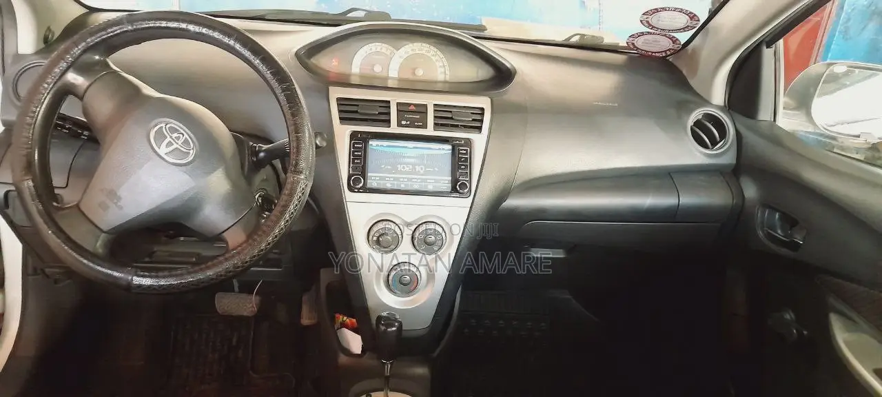 Toyota Yaris 2008 Gray